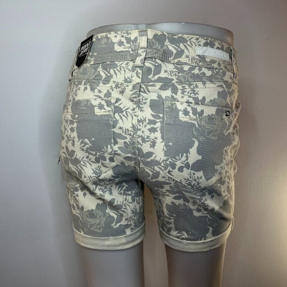 POINT ZERO Nicole Benisti Women's Floral Skinny Leg Denim Shorts - NWT - Picture 3 of 5